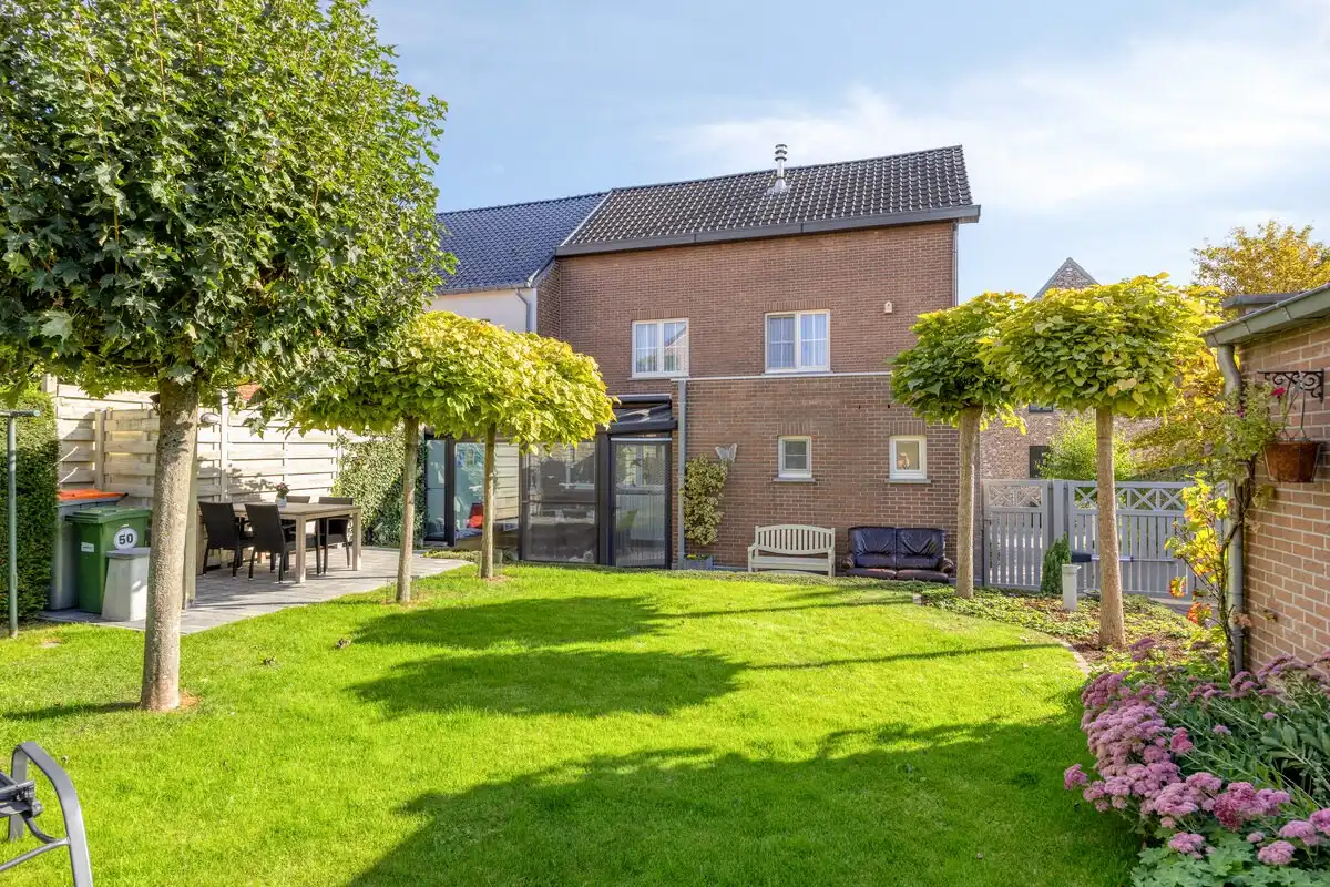 Instapklare halfopen woning met veranda, garage en tuin in Rosmeer. foto 18