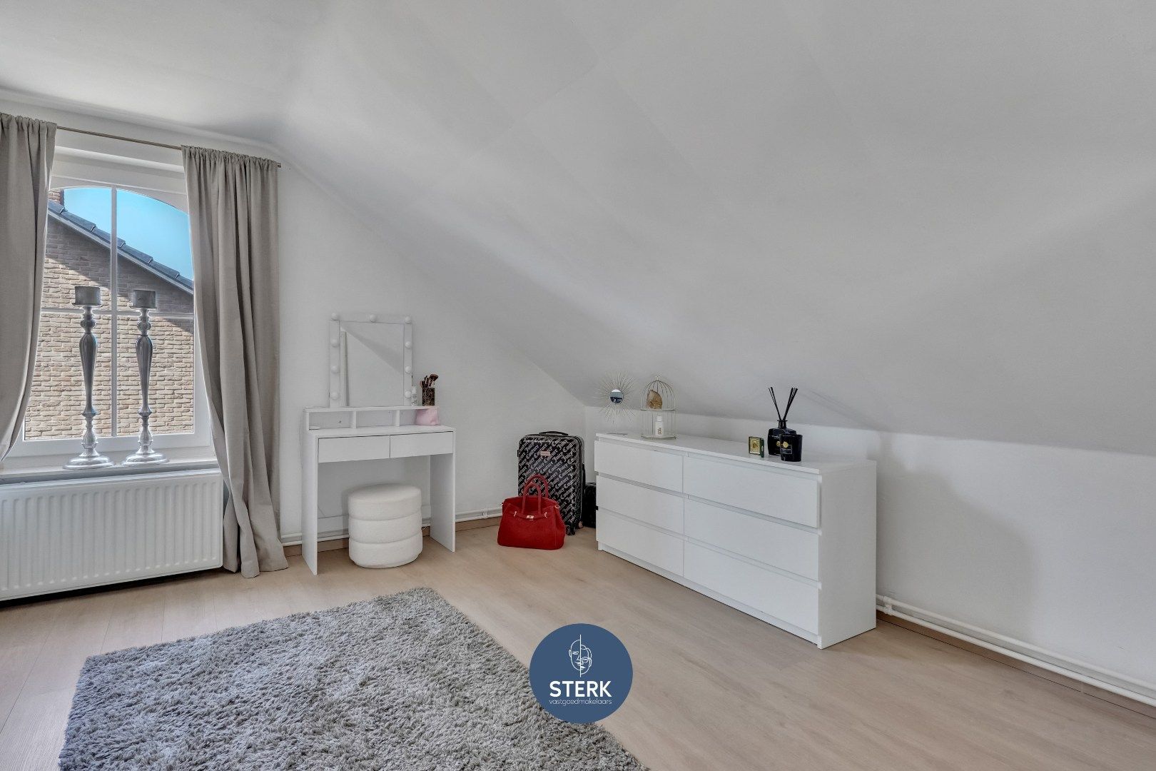 INSTAPKLARE GEZINSWONING MET 5 SLPKS OP PERCEEL VAN 931M² TE REKEM ! foto 17