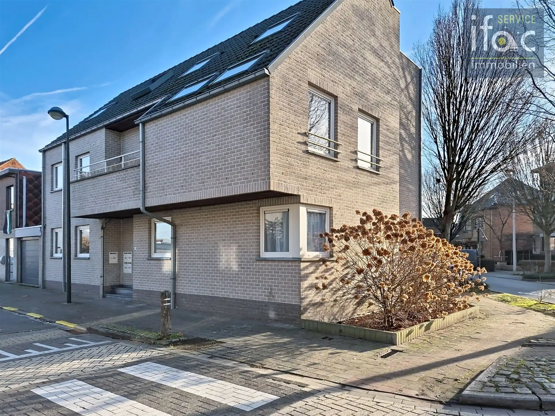 Energiezuinig gelijkvloersapp EPC A met zonneterras.  foto {{pictureIndex}}