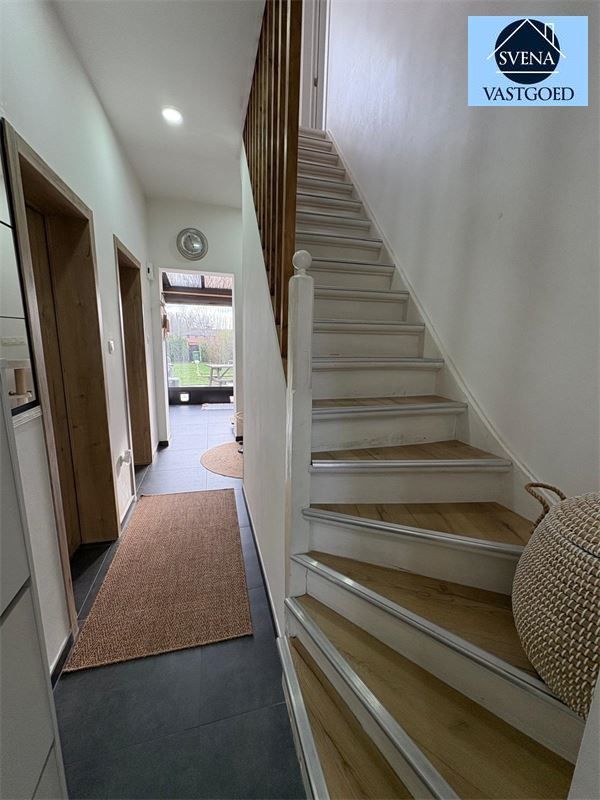 ZEER MOOIE EN EIGENTIJDSE WONING MET 4 SLAAPKAMERS foto 7