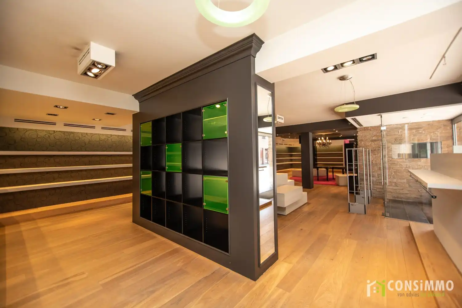 Handelspand/kantoorruimte van 325m² in Genk-Centrum! foto 9