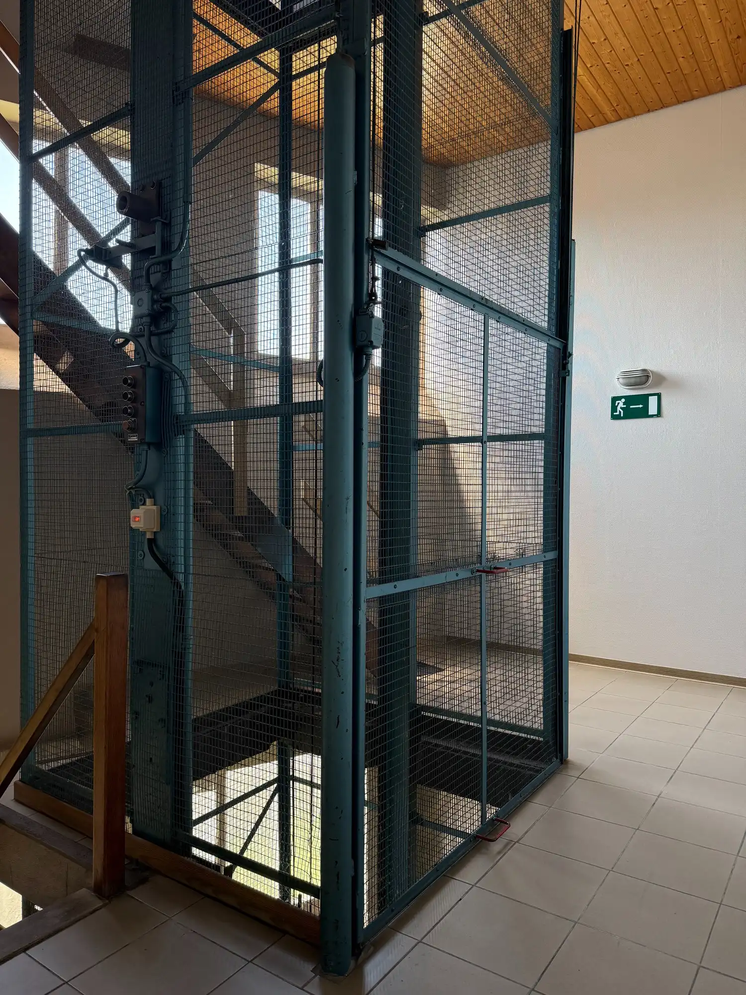 Pas herschilderde studio met aparte slaapkamer | Verhelststraat foto 7