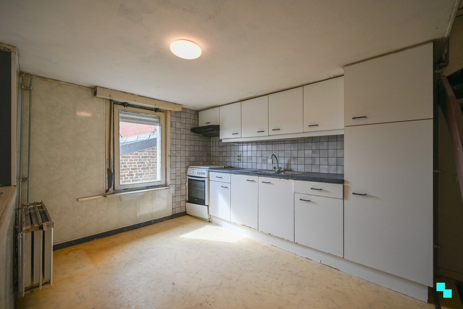 Te renoveren eengezinswoning gelegen op een perceel van ca. 300 m² foto 12