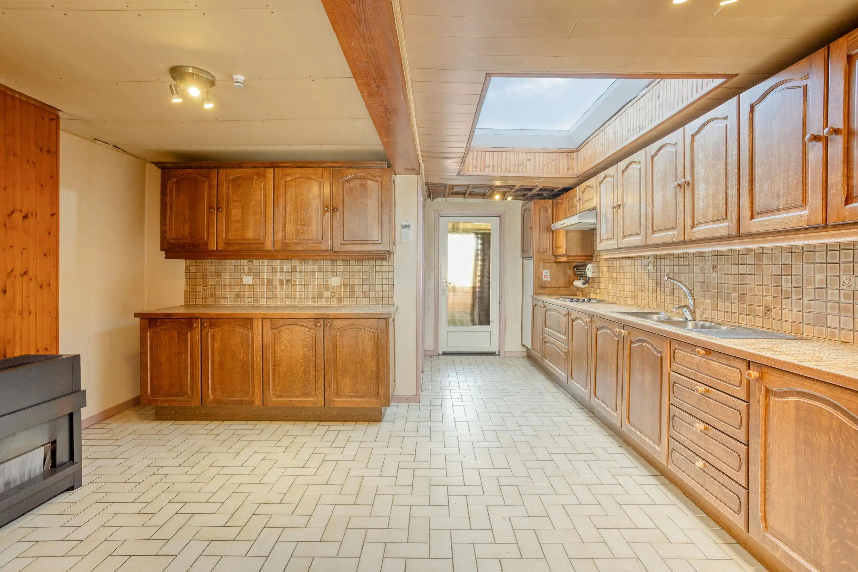 Te renoveren huis met 5 slaapkamers te koop in de Elsdonkwijk te Wilrijk foto 4