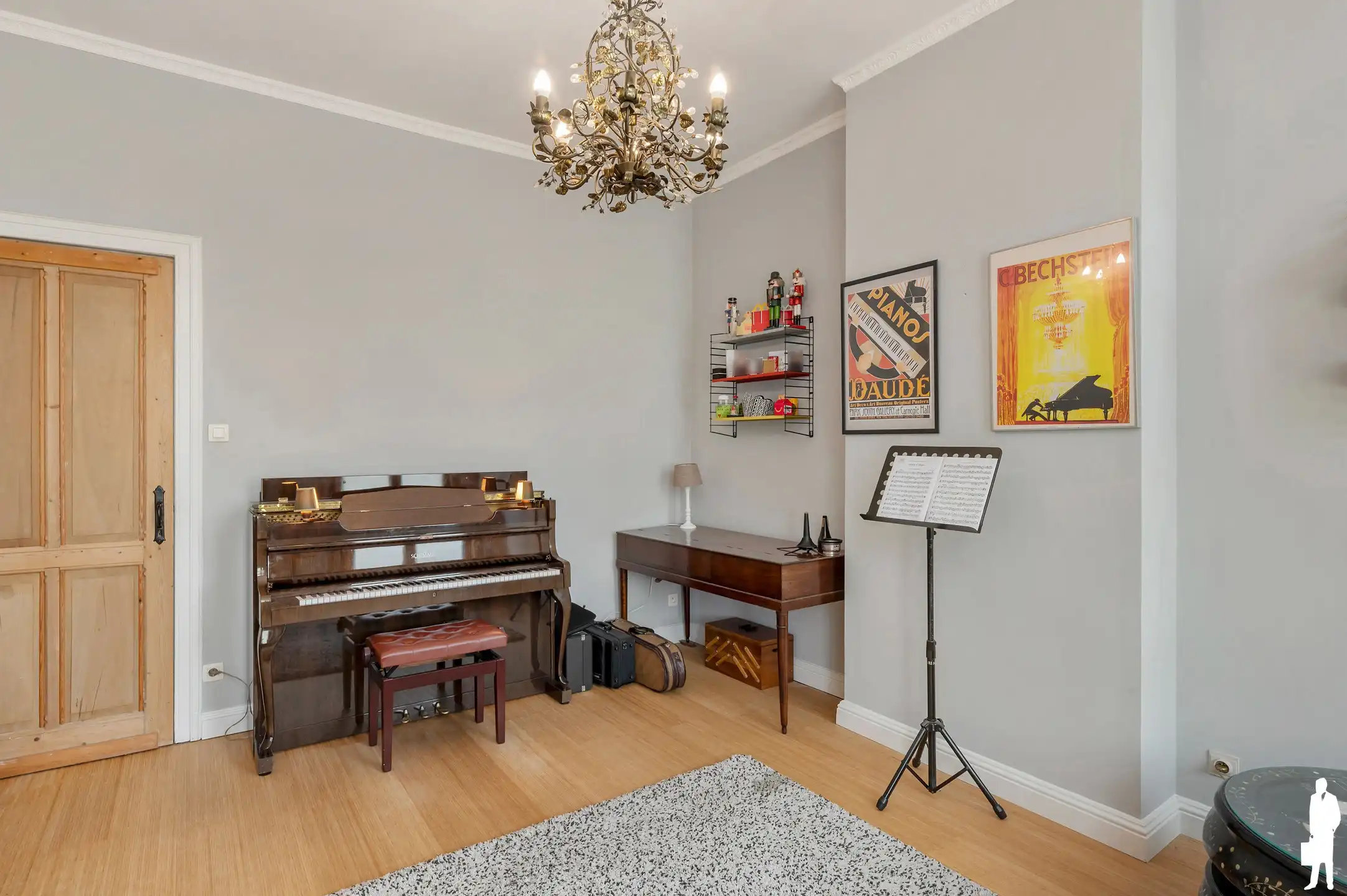 Karaktervolle woning met 6 slk, zwembad + atelier  foto 21