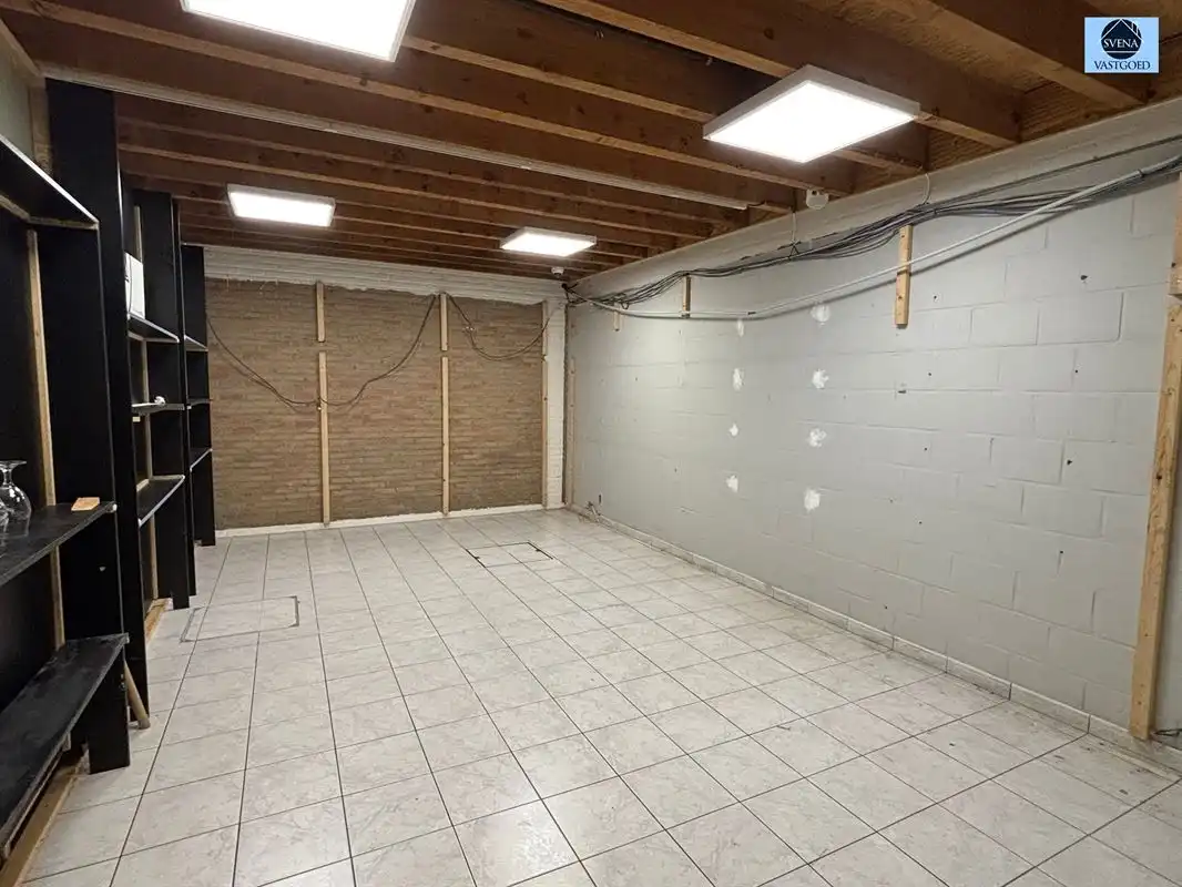 COMMERCIELE RUIMTE MET DUPLEXAPPARTEMENT- VEEL MOGELIJKHEDEN EN UITSTEKENDE ZICHTBAARHEID foto 8