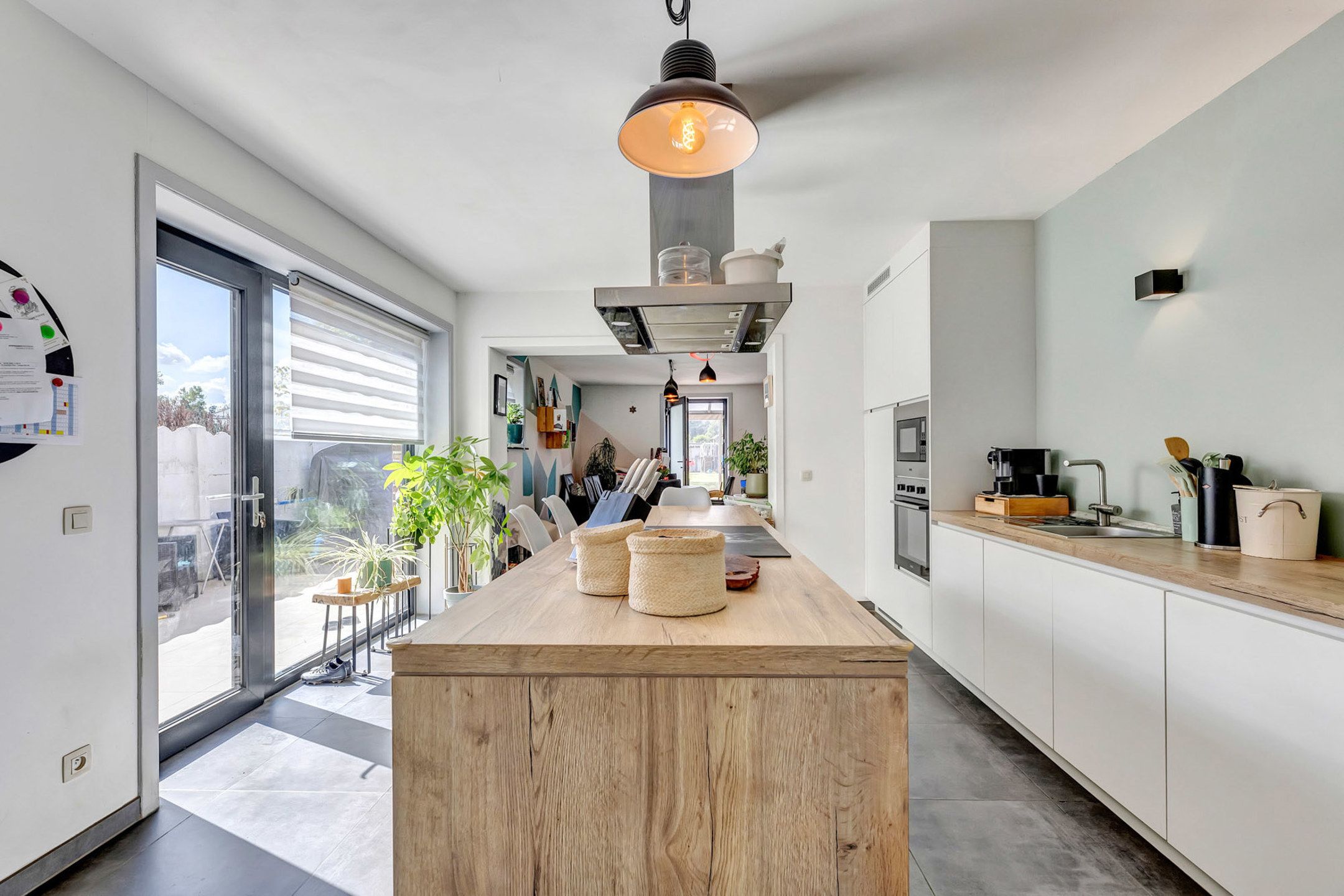 Hoofdfoto van de publicatie: Instapklare woning met garage en ruime tuin