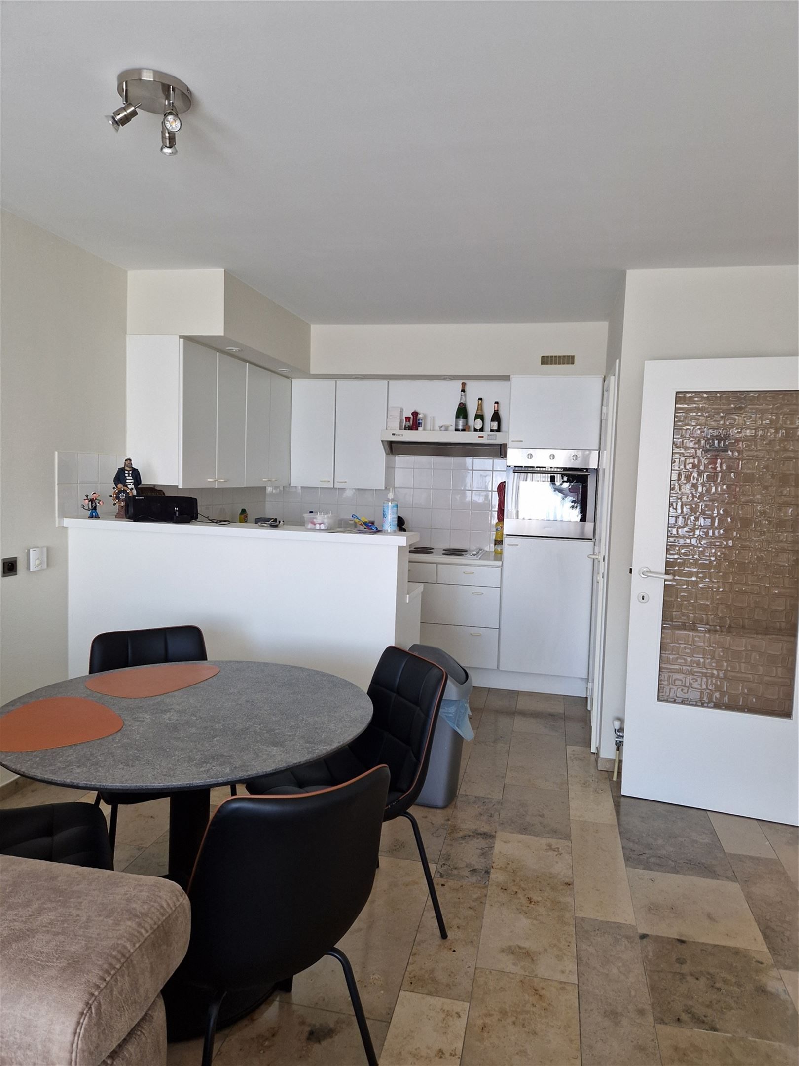 1 kamer appartement foto {{pictureIndex}}