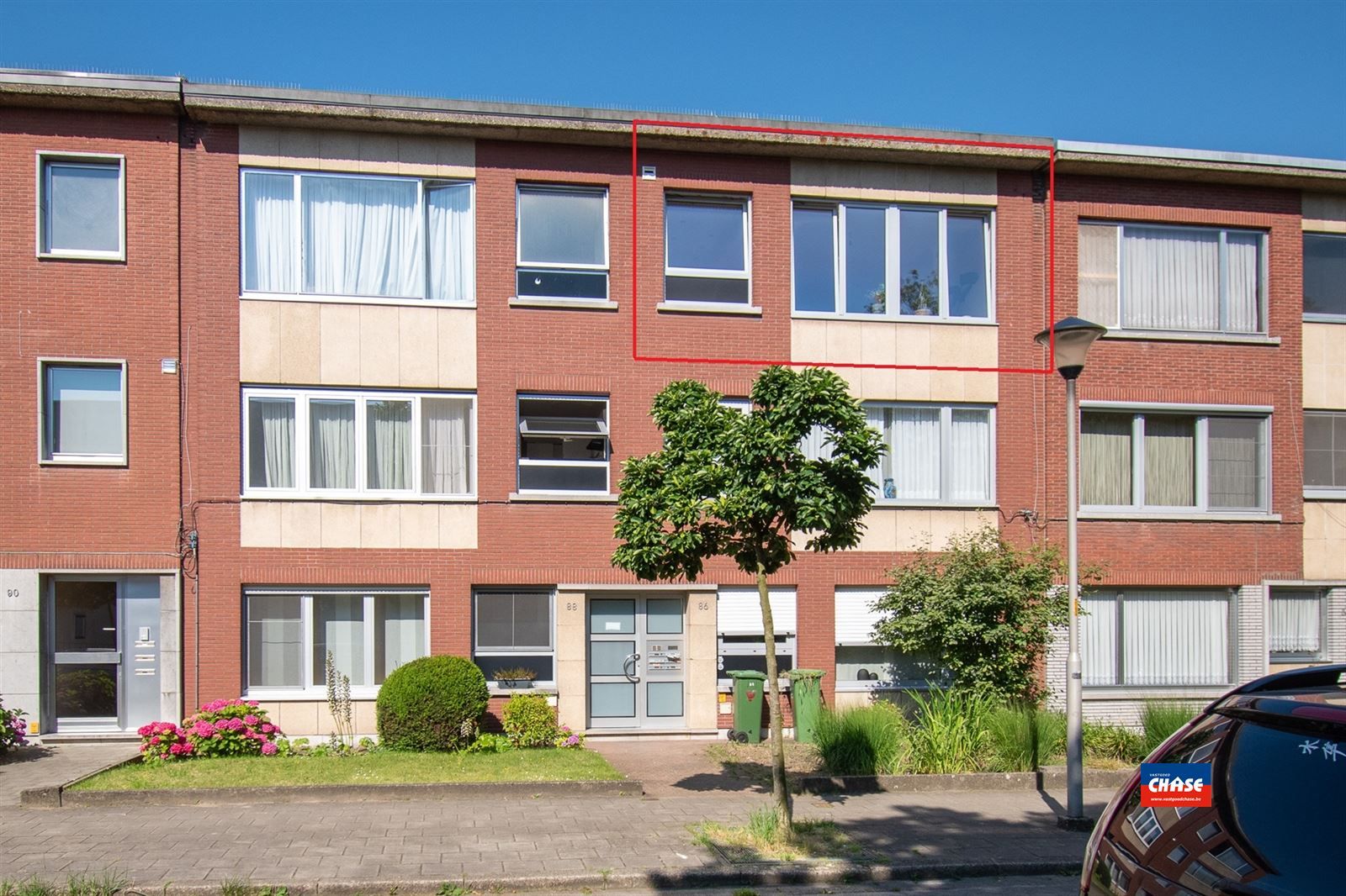 Volledig gerenoveerd appartement met 2 slaapkamers en balkon foto 1