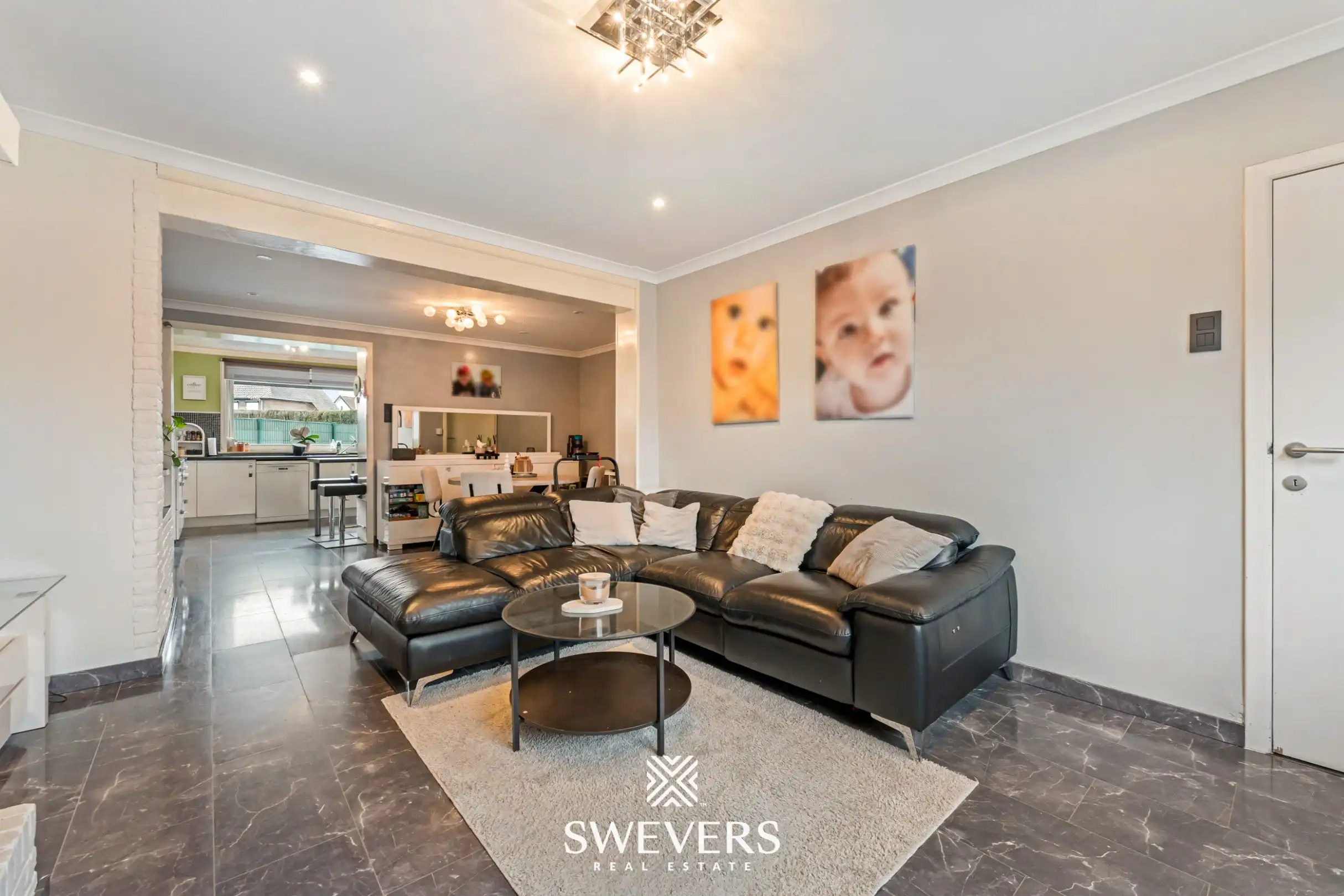 Instapklare gezinswoning met privacy en ideale ligging in Genk foto 5