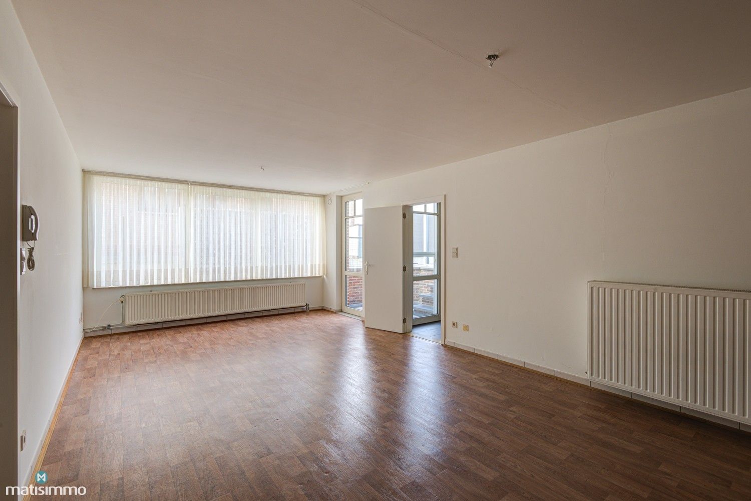 INSTAPKLAAR APPARTEMENT MET 2 SLAAPKAMERS, TUIN EN GARAGE IN SCHOONBEEK foto 4