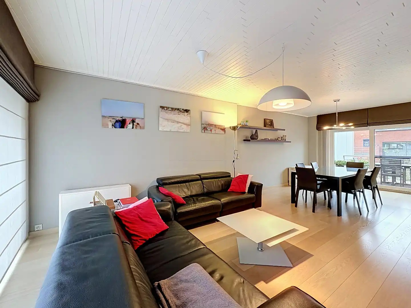 Instapklare bel-etage met drie slaapkamers, garage en zonnige buitenruimtes. foto 8