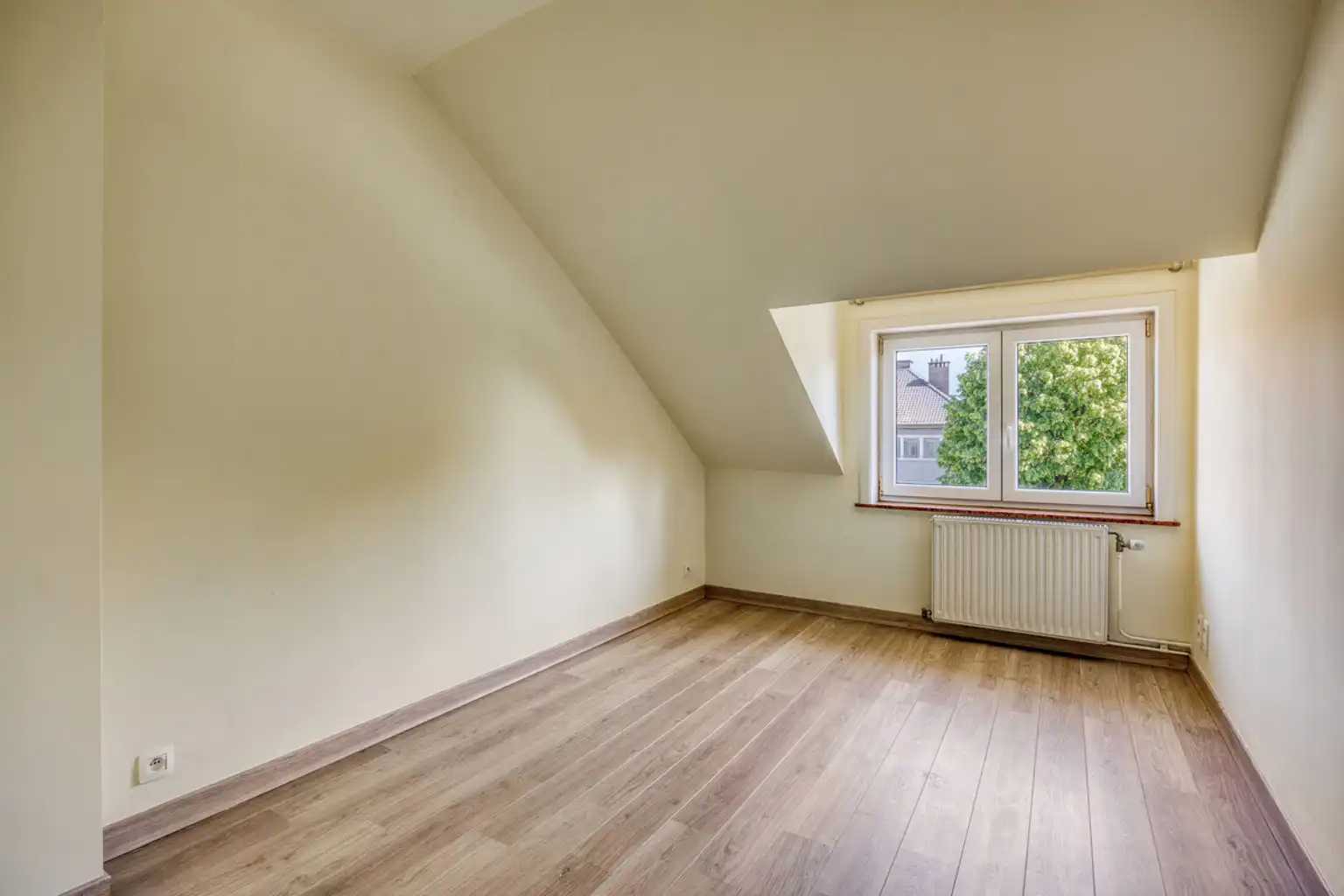 Instapklare 2-gevelwoning nabij Sint-Agatha-Berchem foto 28