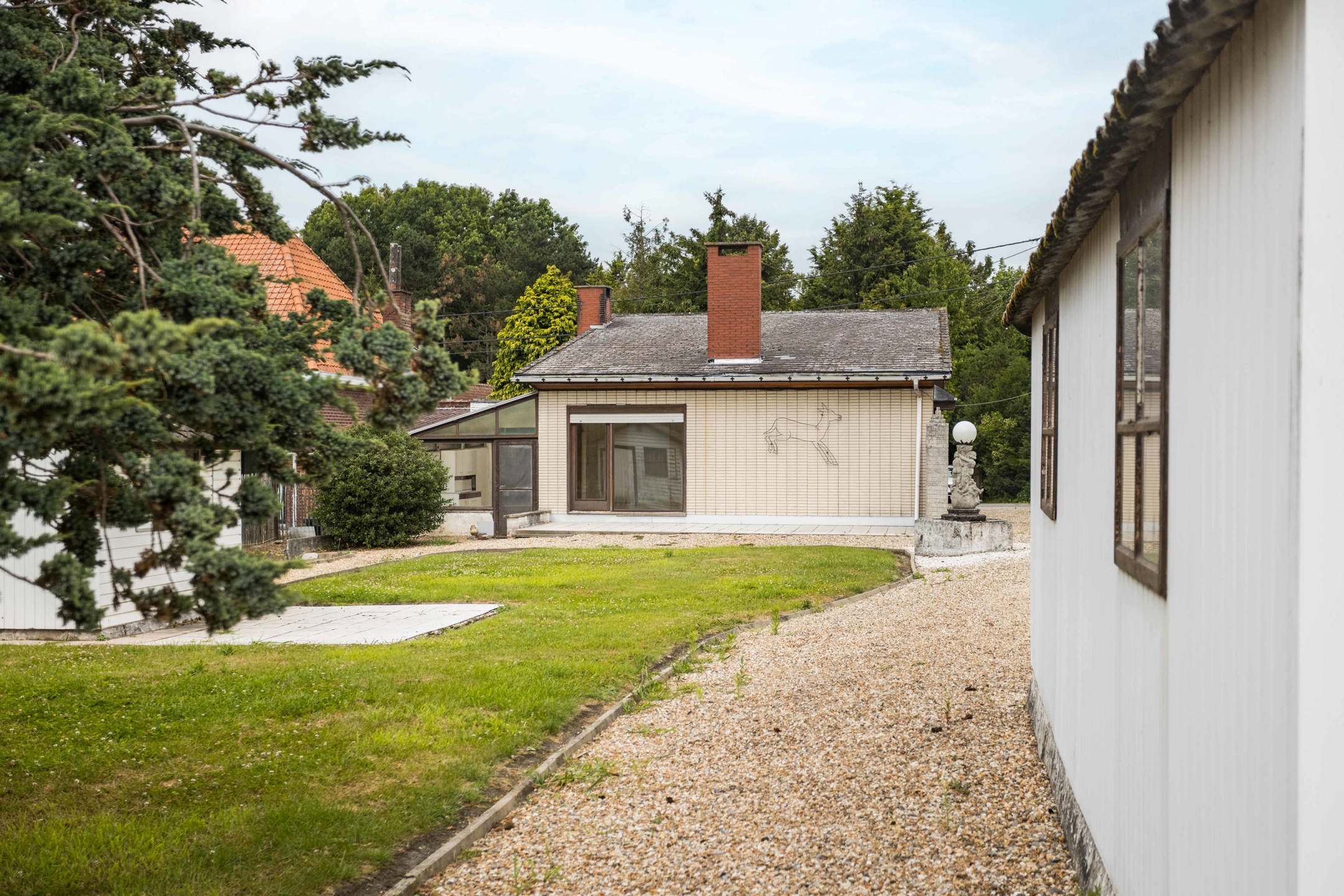 Te renoveren bungalow met prachtige tuin. foto 22