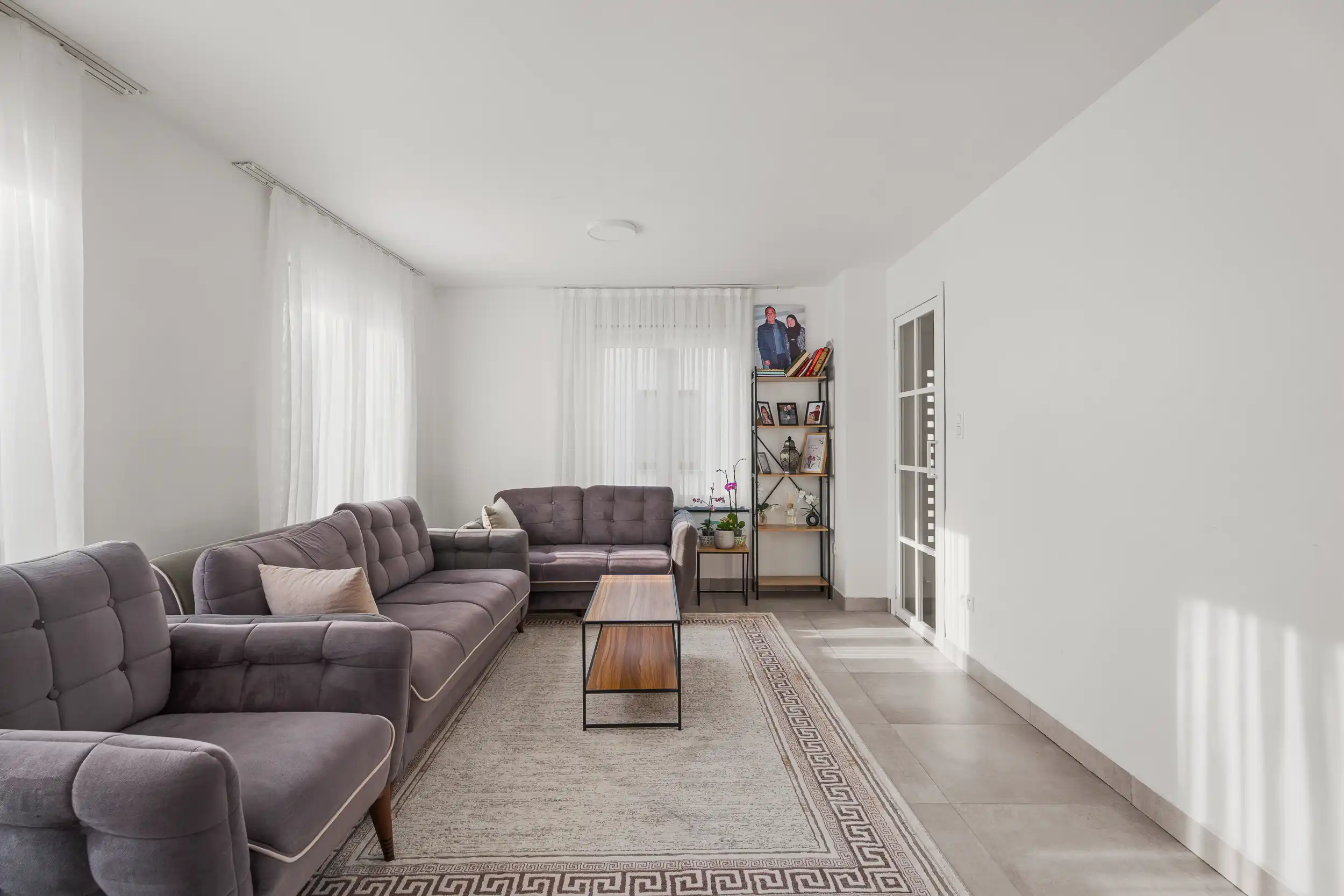 Centrum gelegen gezinswoning met garage en tuin! foto 2