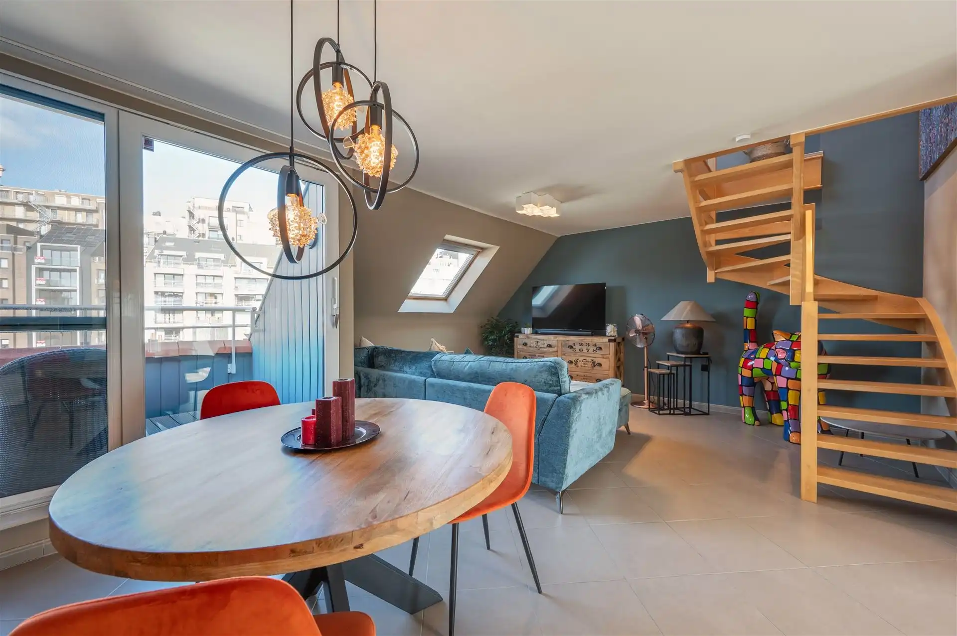 Ruime en stijlvolle duplex met terras en open zicht foto 2