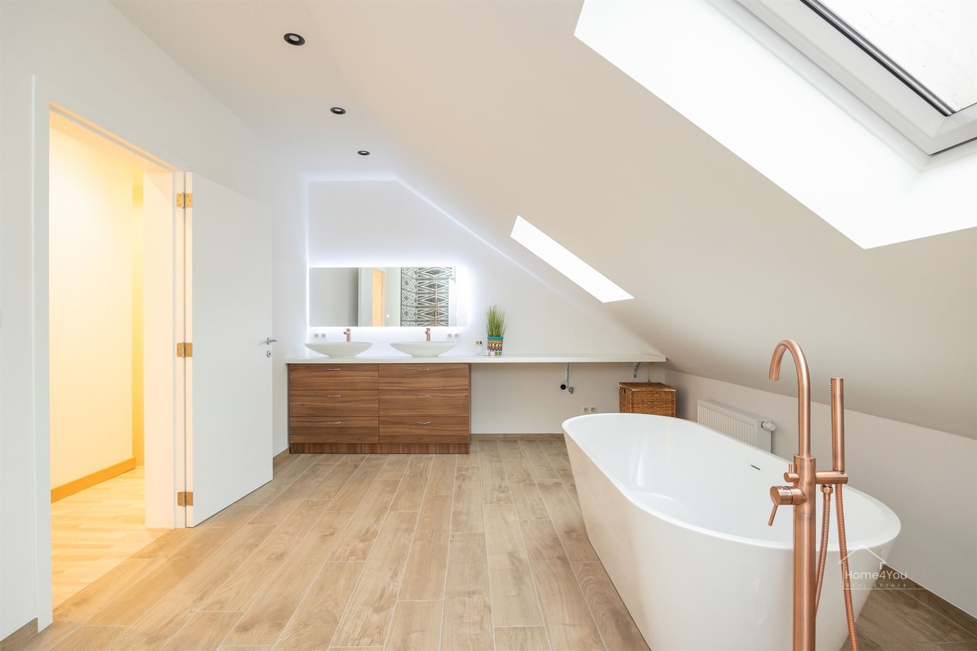 Mooi Gerenoveerde Hafopen Bebouwing - Rustig Gelegen foto 12