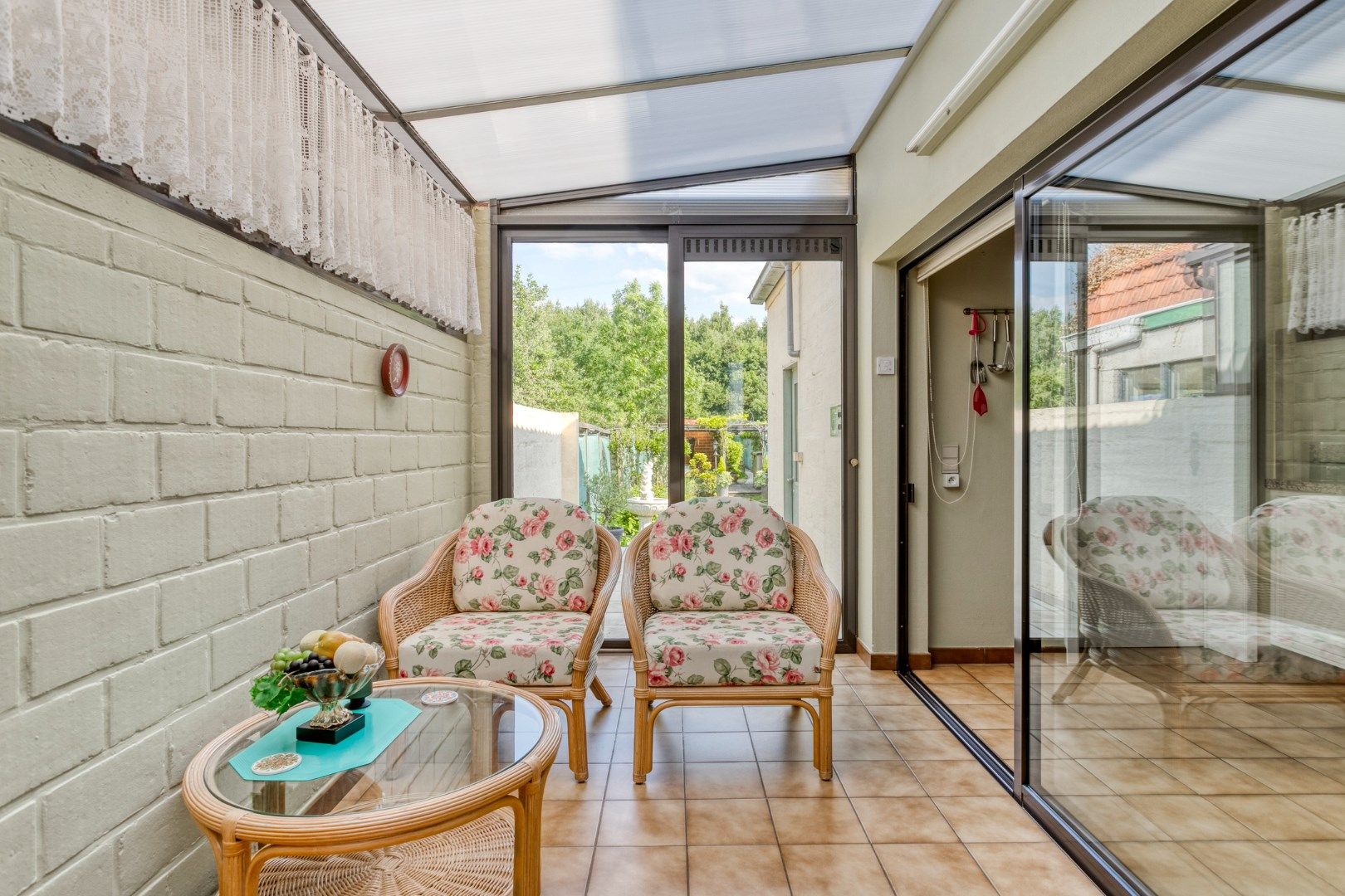 Verzorgde woning met 2 slaapkamers, prachtige tuin én garage! foto 10