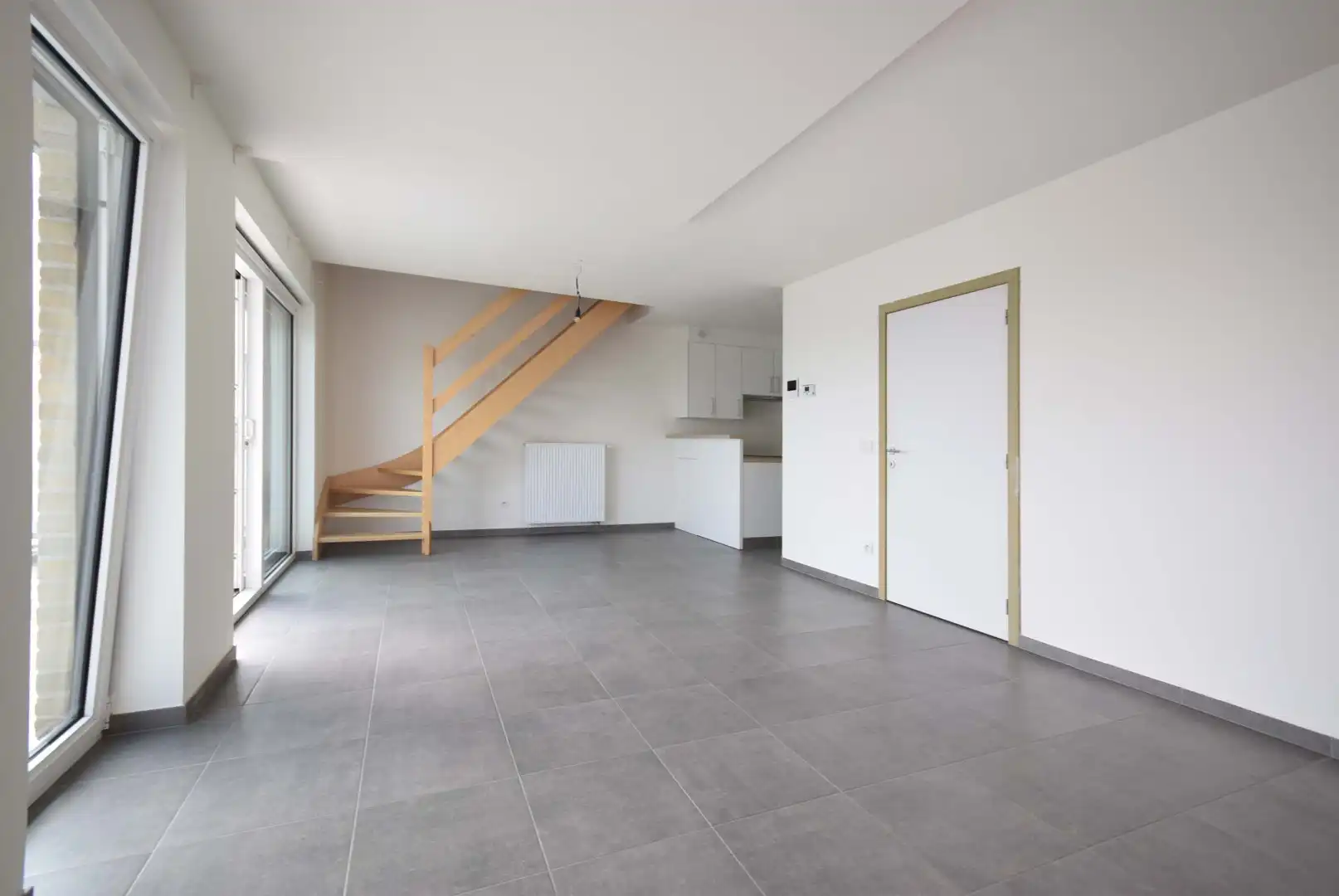 Recent duplexappartement met ruim terras in hartje Lichtervelde foto 4