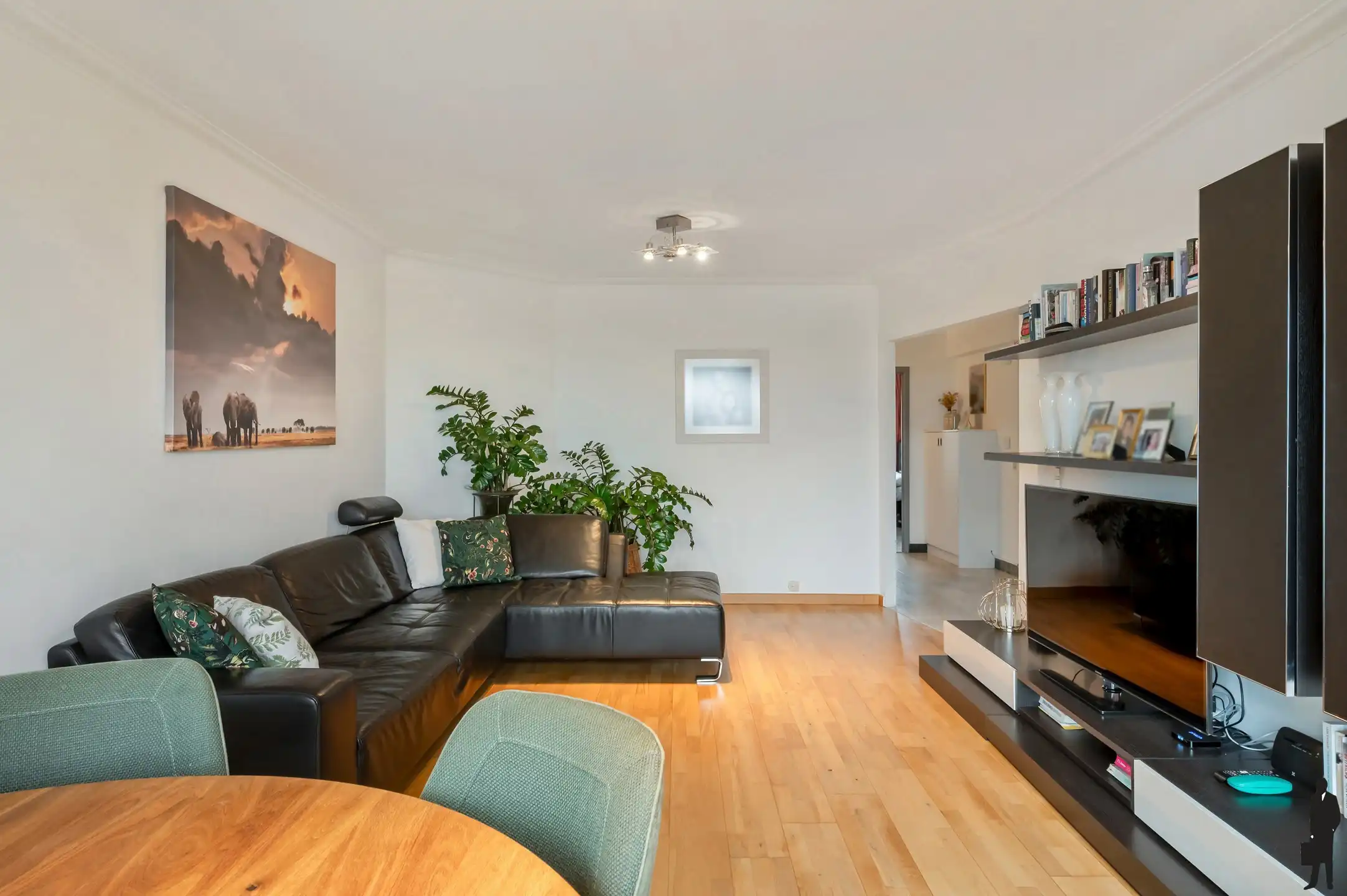 Panoramisch en lichtrijk 2-slpk appartement. foto 6