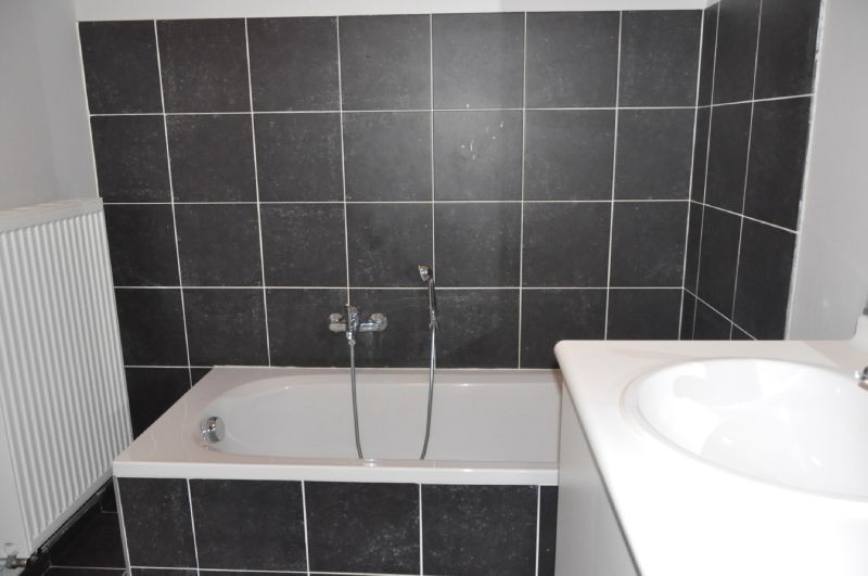 Recent appartement met 2 slaapkamers en garage. foto 9