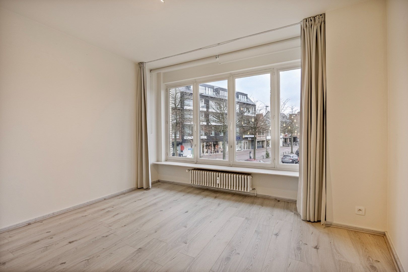 Recent gerenoveerd appartement met 2 slpks gelegen op het Rondplein !  foto 7