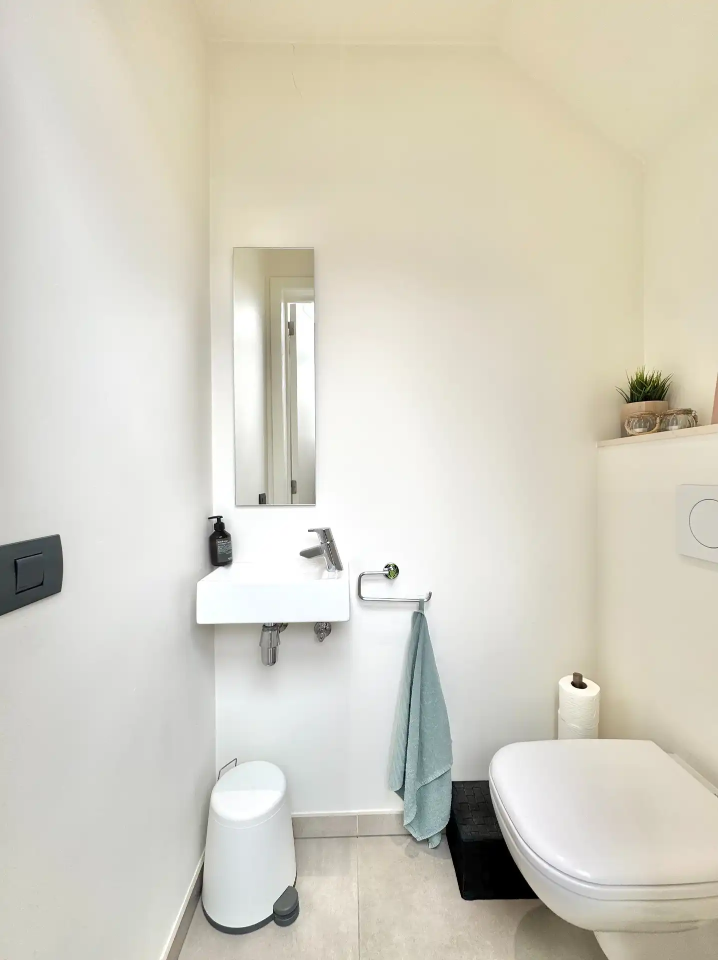 MODERNE HALFOPEN WONING MET 3 KAMERS, TUIN & CARPORT foto 6