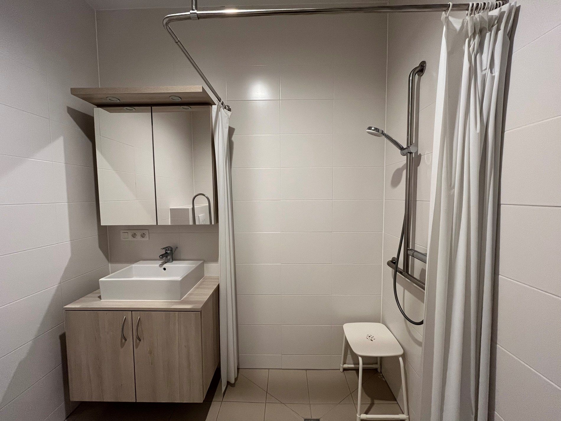 Ruime serviceflat met 2 slaapkamers te koop foto 11