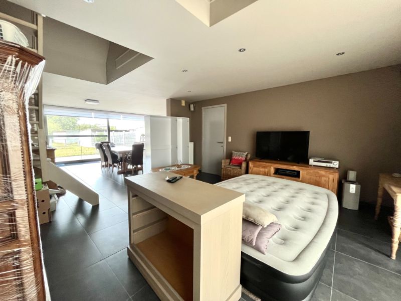 CHARMANTE HALFOPEN BEBOUWING MET DRIE SLAAPKAMERS TE HUUR foto 3
