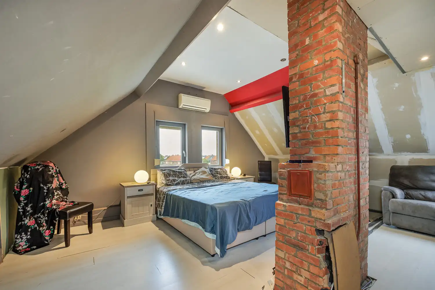 Ruime gezinswoning met 3 slk, tuin, garage en hobbykamer foto 21