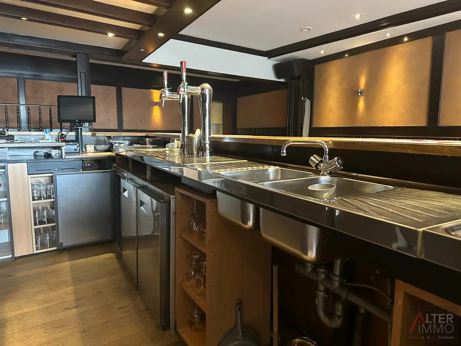 Gekend en centraal gelegen dorpscafé voor onmiddellijke opstart! foto 9