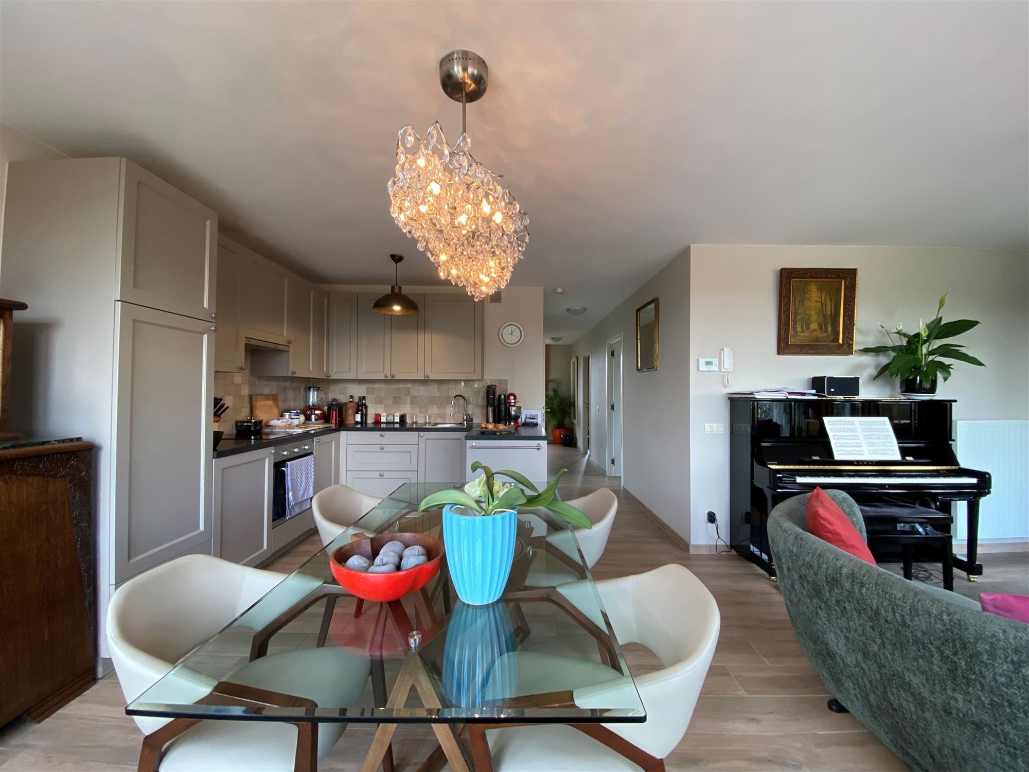 Mooi afgewerkt 2-slpk appartement te Kaprijke met 2 terrassen en ondergrondse staanplaats en berging foto 5