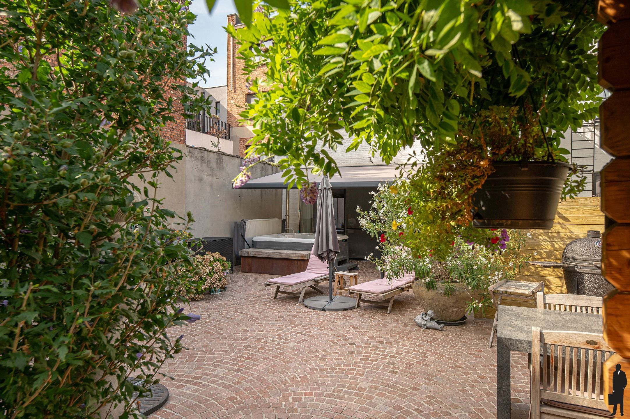 Exclusief gelijkvloers appartement met hoogwaardige afwerking en unieke stadstuin (230m²) foto 3