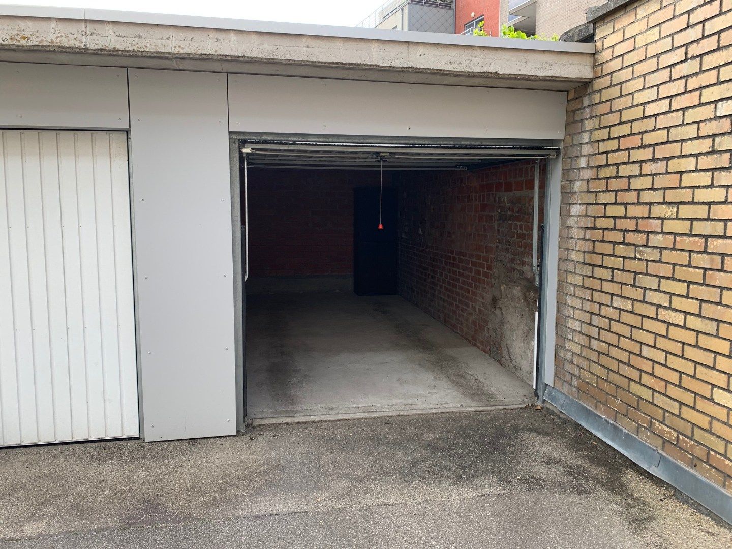 Garagebox te huur gelegen aan de Kroonlaan  foto 3