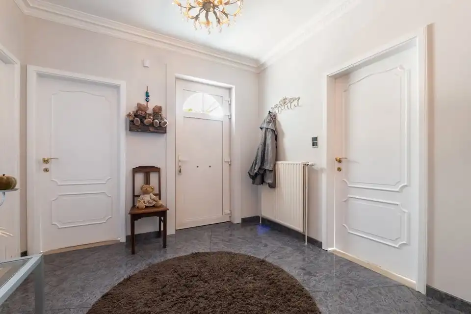 RUIME EN RUSTIG GELEGEN BUNGALOW MET 4 SLKS EN ZWEMBAD OP EEN PRACHTIG PERCEEL VAN 764M² foto 4