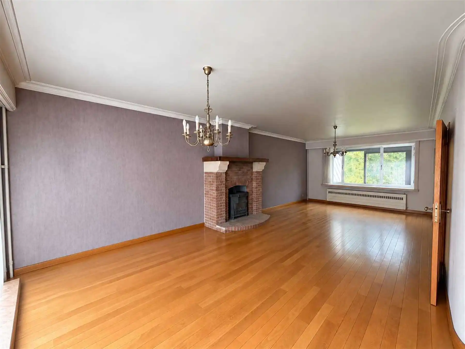 Ruime bel-etagewoning met 3 slk's, grote garage en tuin.  foto 3