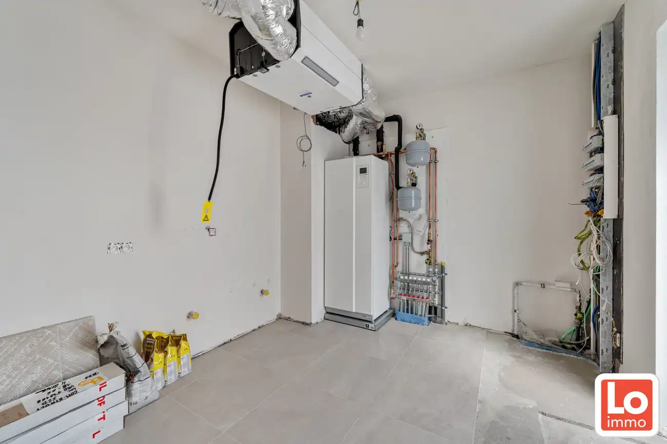 Moderne nieuwbouwwoning met 3 slaapkamers en bureauruimte in een prachtige tuin foto 9