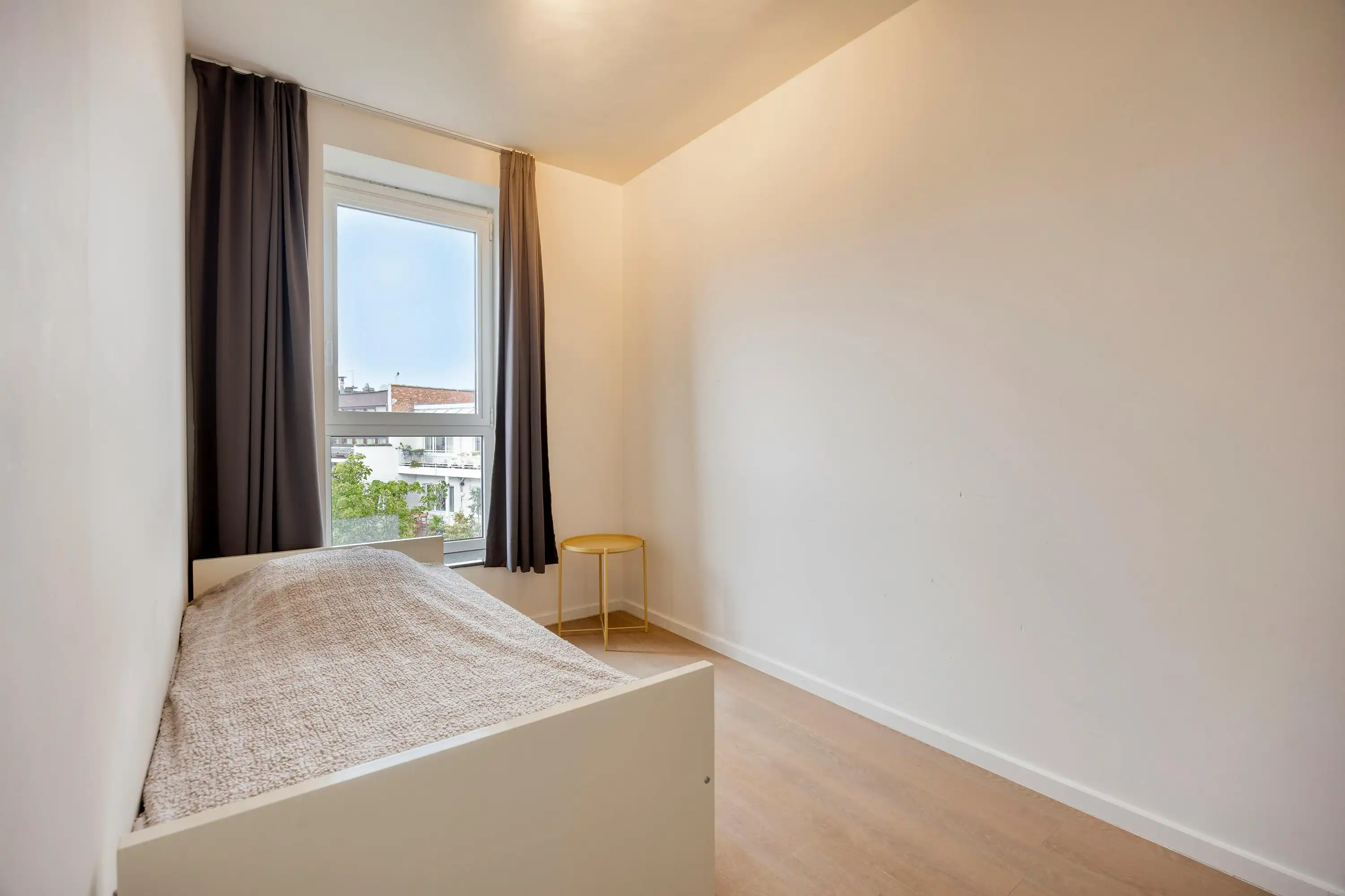 Recent appartement met twee slaapkamers en terras te koop in Berchem foto 11