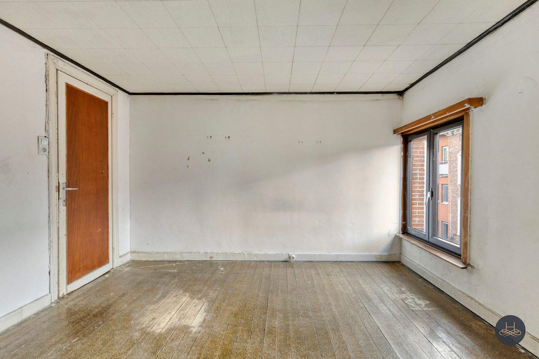 Knappe renovatiewoning met binnenplaats en 4 slaapkamers foto 19