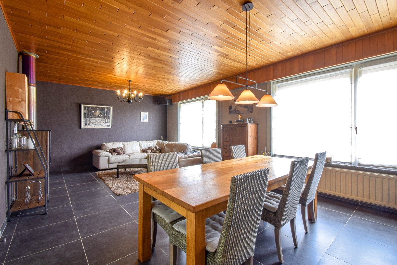 Instapklare woning met ruim handelspand op landelijke ligging te Koekelare foto 4