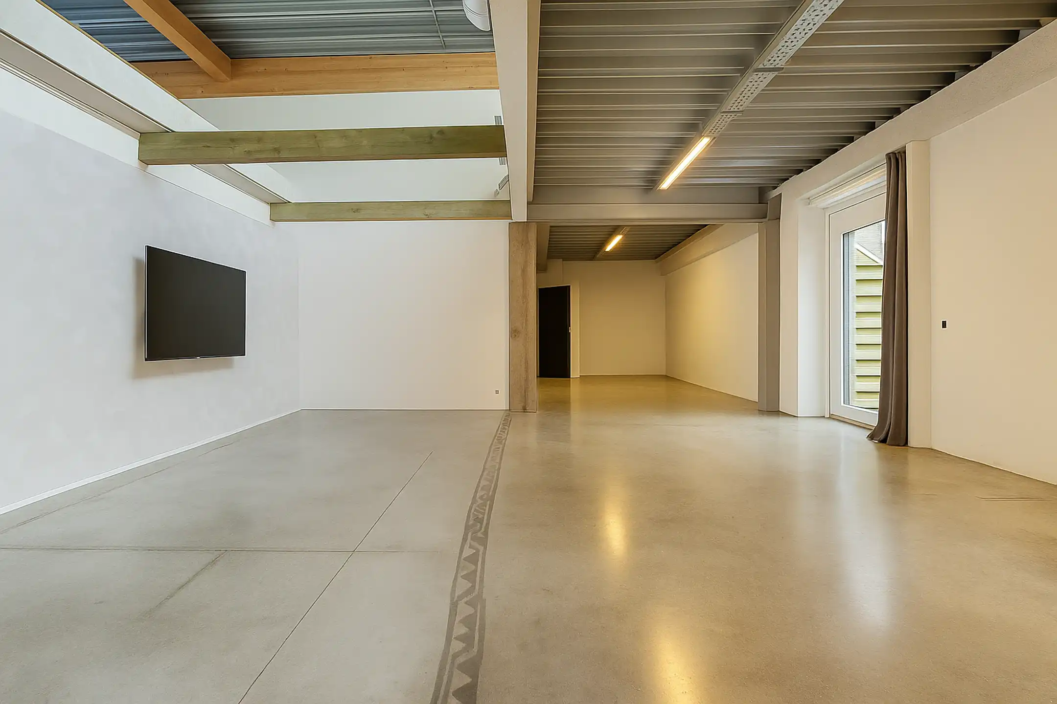 CASALINA Real Estate- Commercieel gelijkvloers van +/- 385m² foto 9