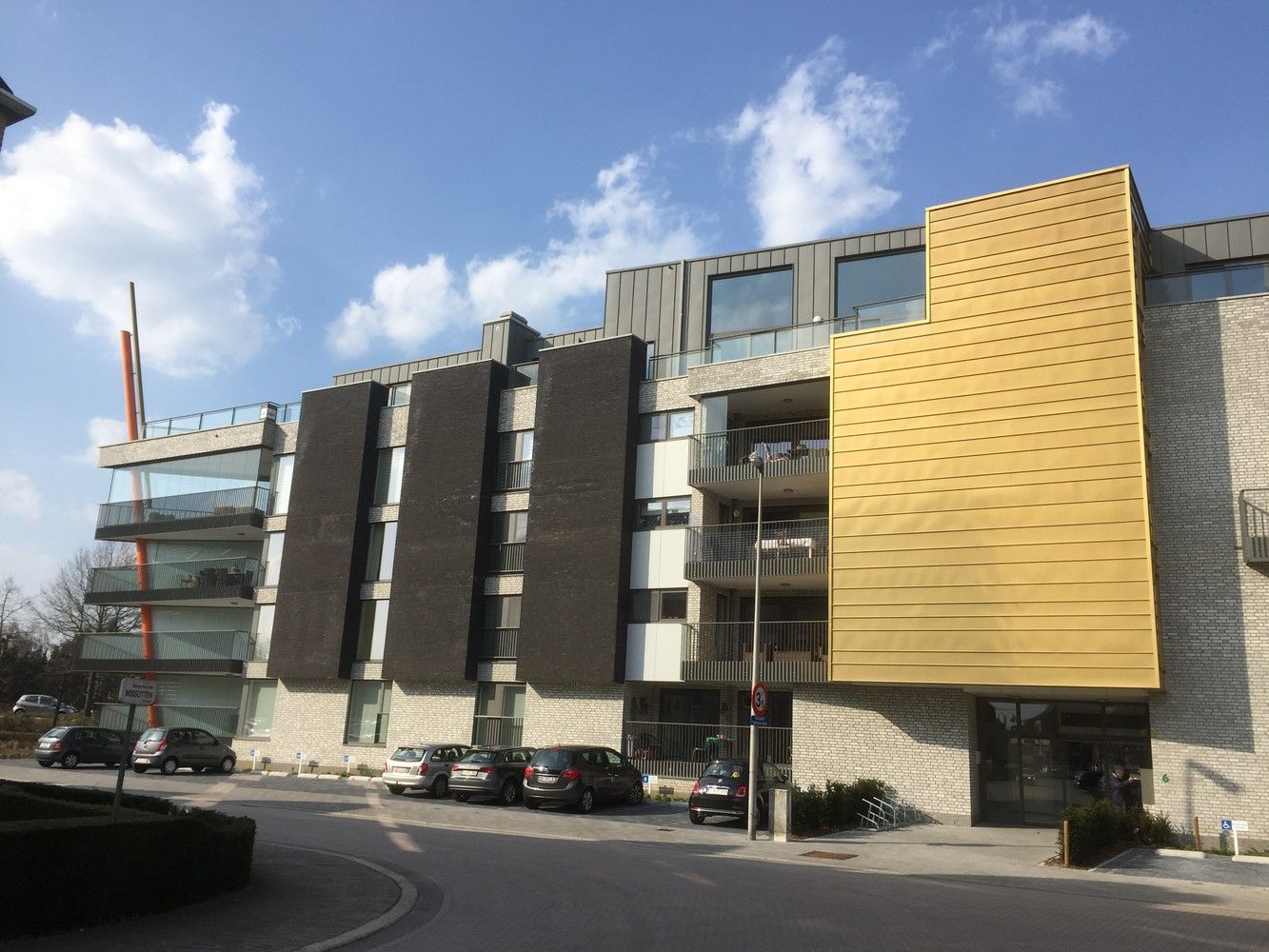 Prachtig appartement eventueel te gebruiken als serviceflat. foto {{pictureIndex}}