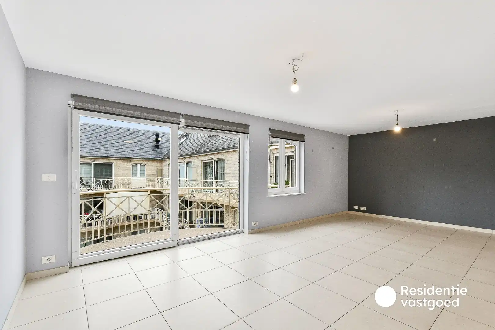 Duplex-appartement in rustige residentie met twee slaapkamers en terras foto 7