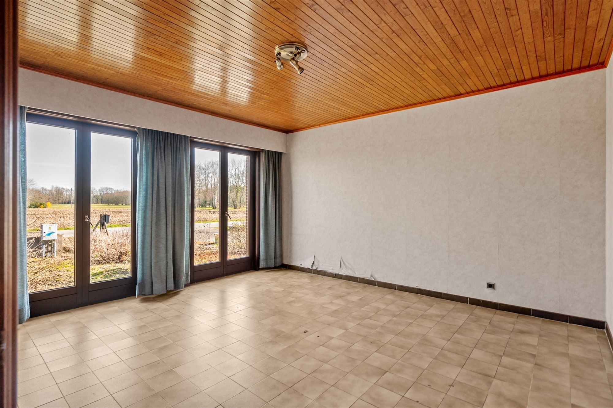 Op te frissen woning met loods te Koningshooikt foto 8