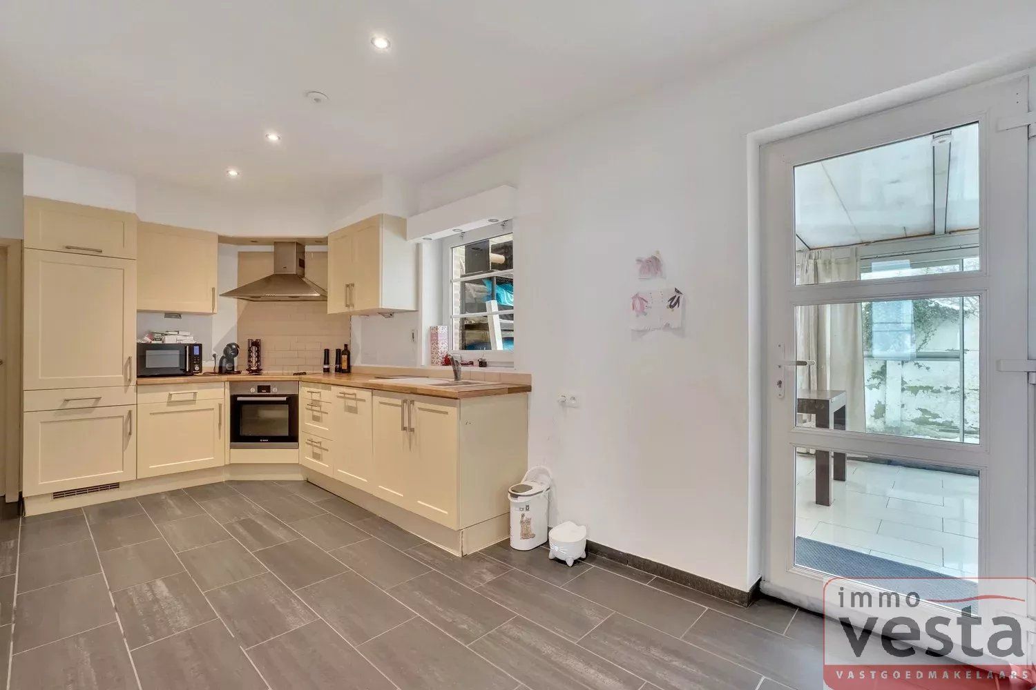 Ruime, gerenoveerde woning op een goede locatie foto 9