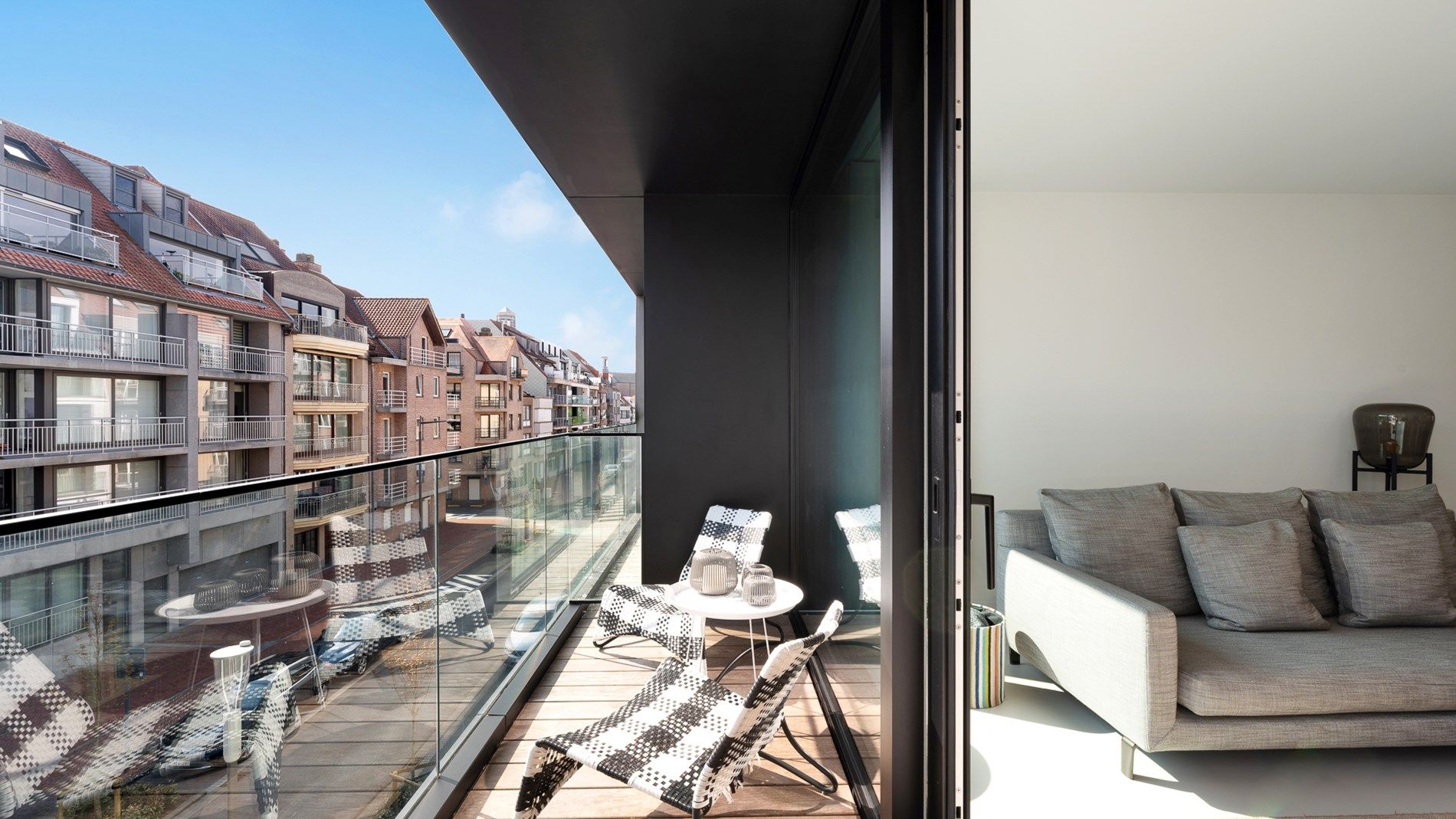 Uitzonderlijk luxueus afgewerkt appartement met zonnige terrassen, gelegen vlakbij de winkels van de Lippenslaan.  foto 7