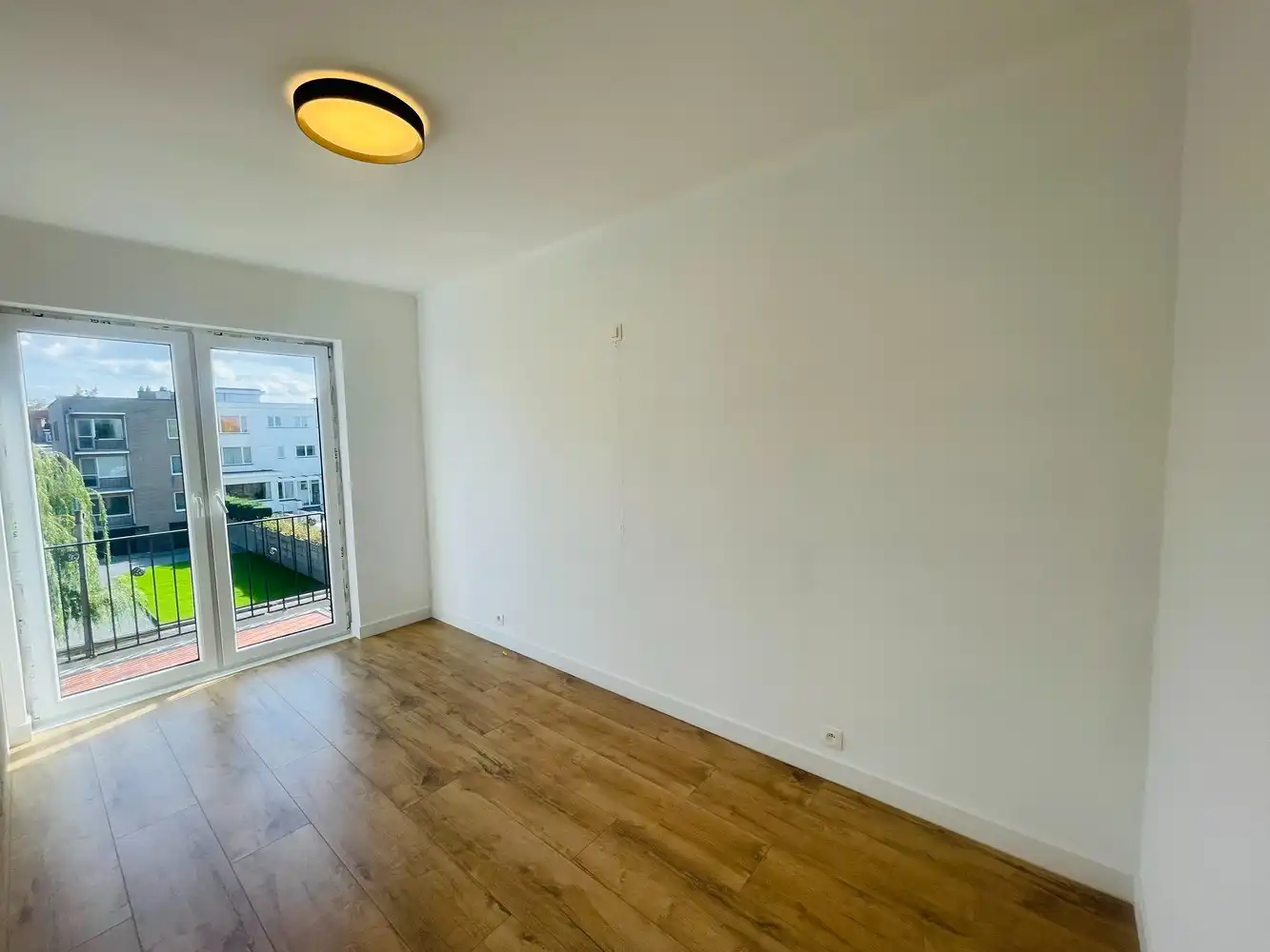 Brugge Kristus Koning  Leuk zonnig lichtrijk appartement met 2 slaapkamers Totaal vernieuwd ! foto 4