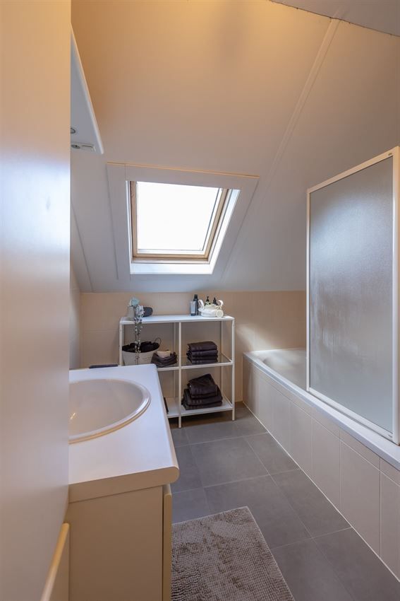 Royale duplex met terras en garage foto 16
