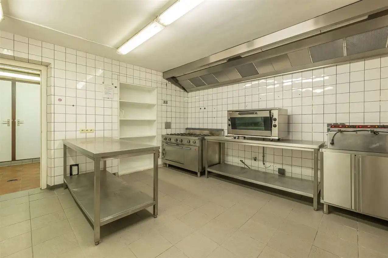 Uniek gebouw met historische waarde en karakter foto 26