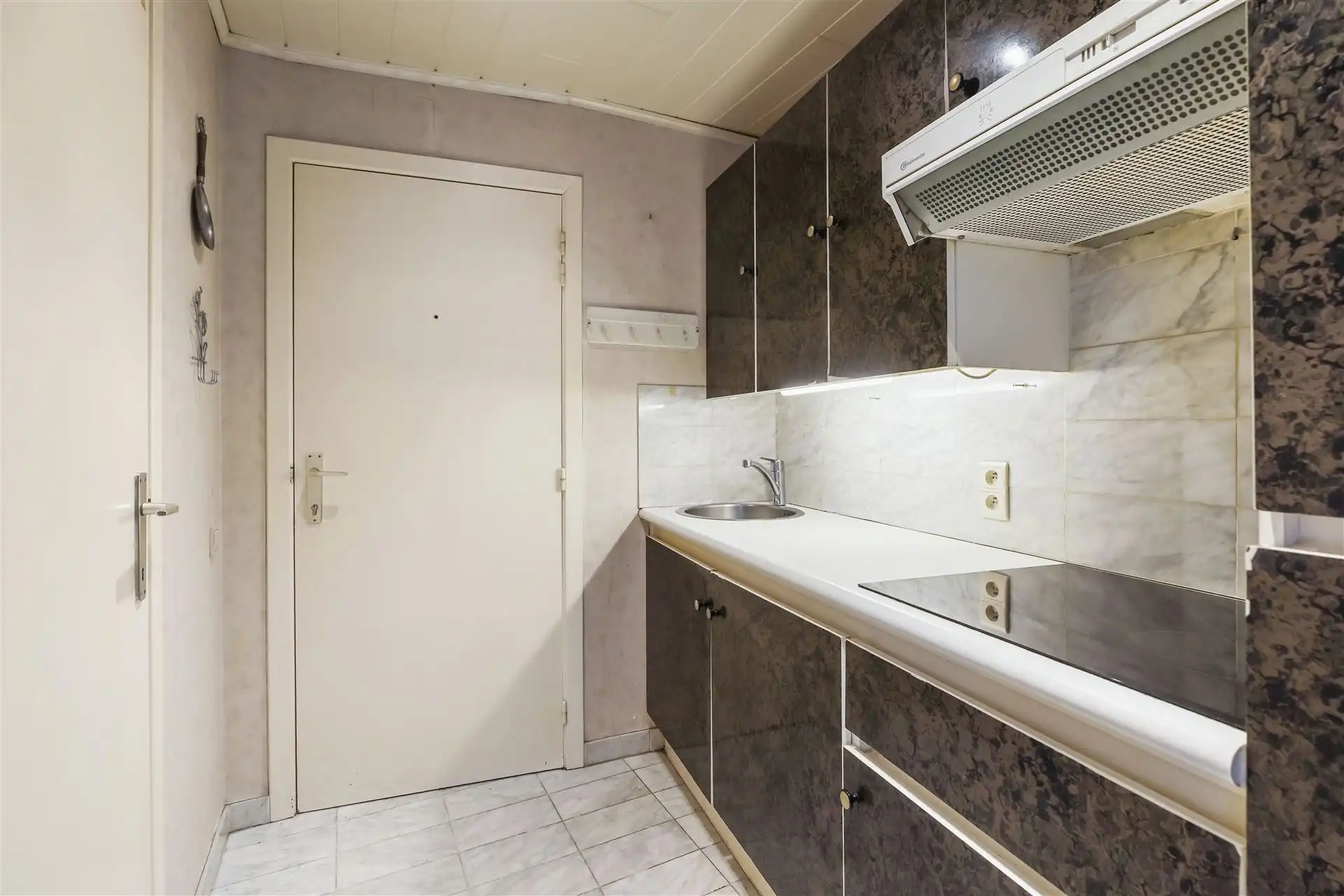 SLAAPHOEK / CENTRALE LIGGING foto 9